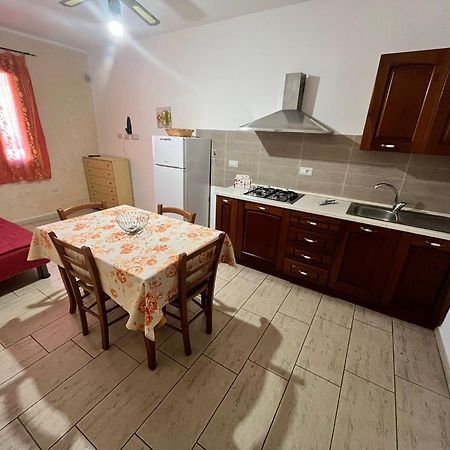 Il Girasole Villa SantʼAntìoco Cameră foto